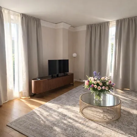 Royal Apartment *